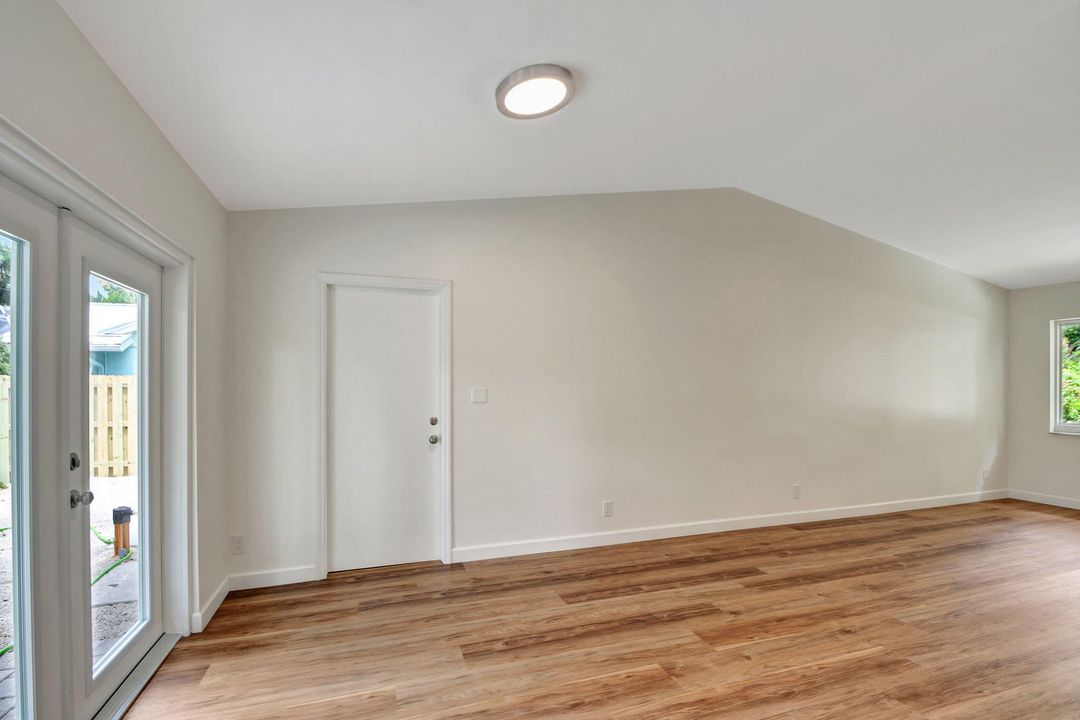Active With Contract: $495,000 (3 beds, 2 baths, 1176 Square Feet)
