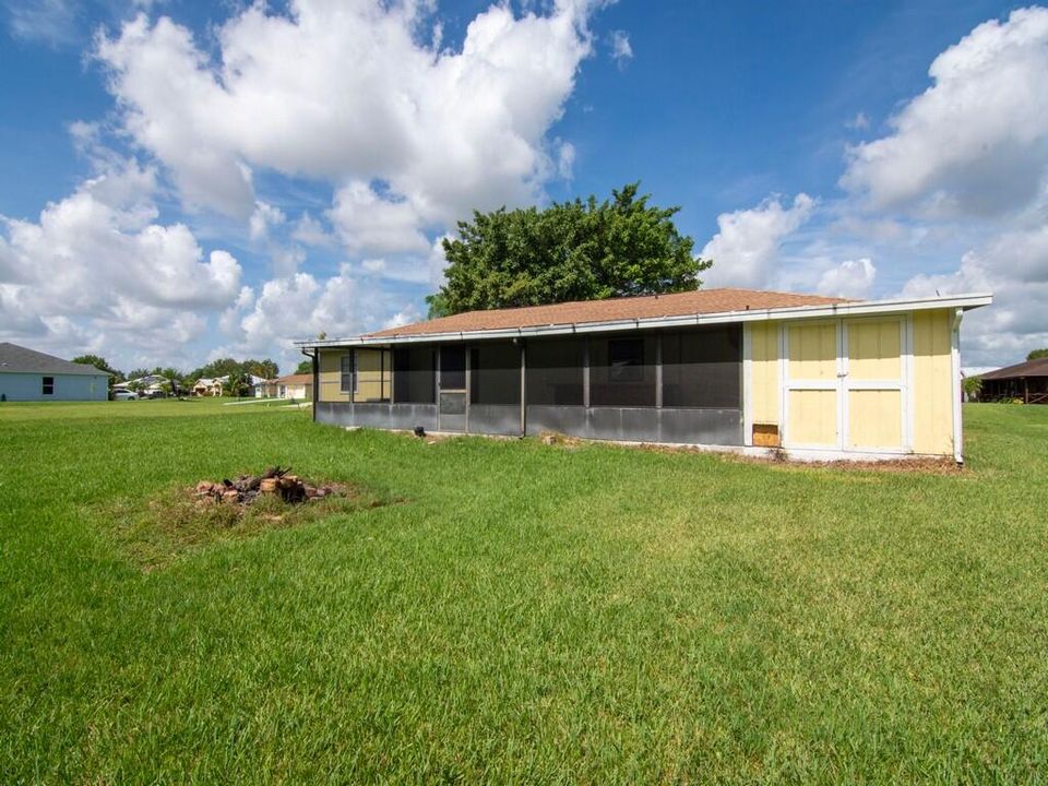 Active With Contract: $2,150 (3 beds, 2 baths, 1560 Square Feet)