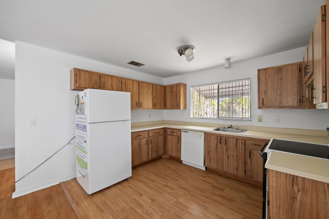 For Sale: $245,000 (2 beds, 2 baths, 1176 Square Feet)