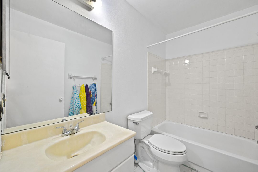 For Sale: $245,000 (2 beds, 2 baths, 1176 Square Feet)