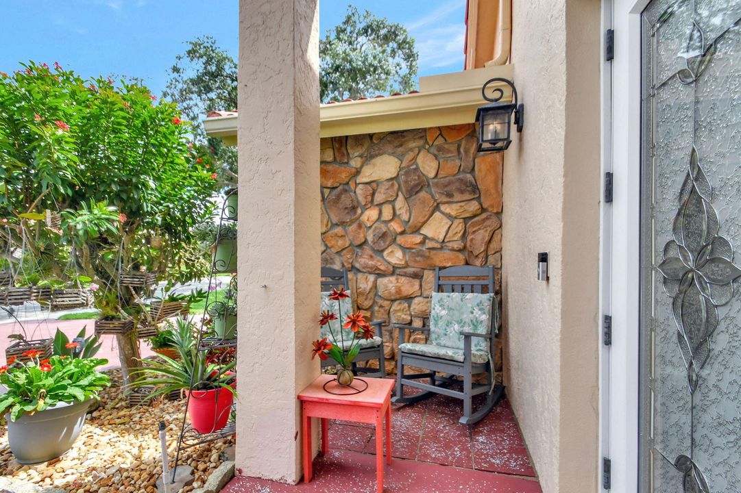 For Sale: $489,500 (2 beds, 2 baths, 1860 Square Feet)