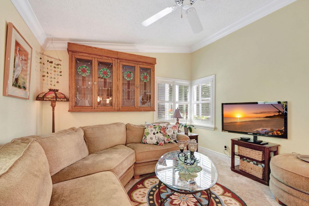 For Sale: $489,500 (2 beds, 2 baths, 1860 Square Feet)