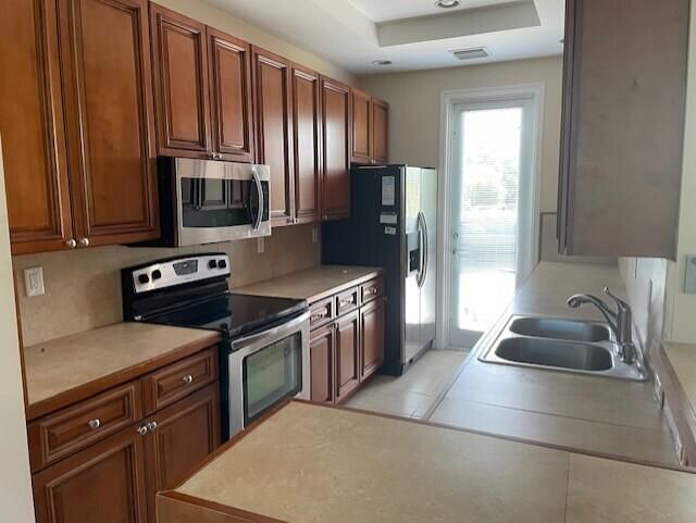 For Rent: $3,495 (2 beds, 2 baths, 2100 Square Feet)