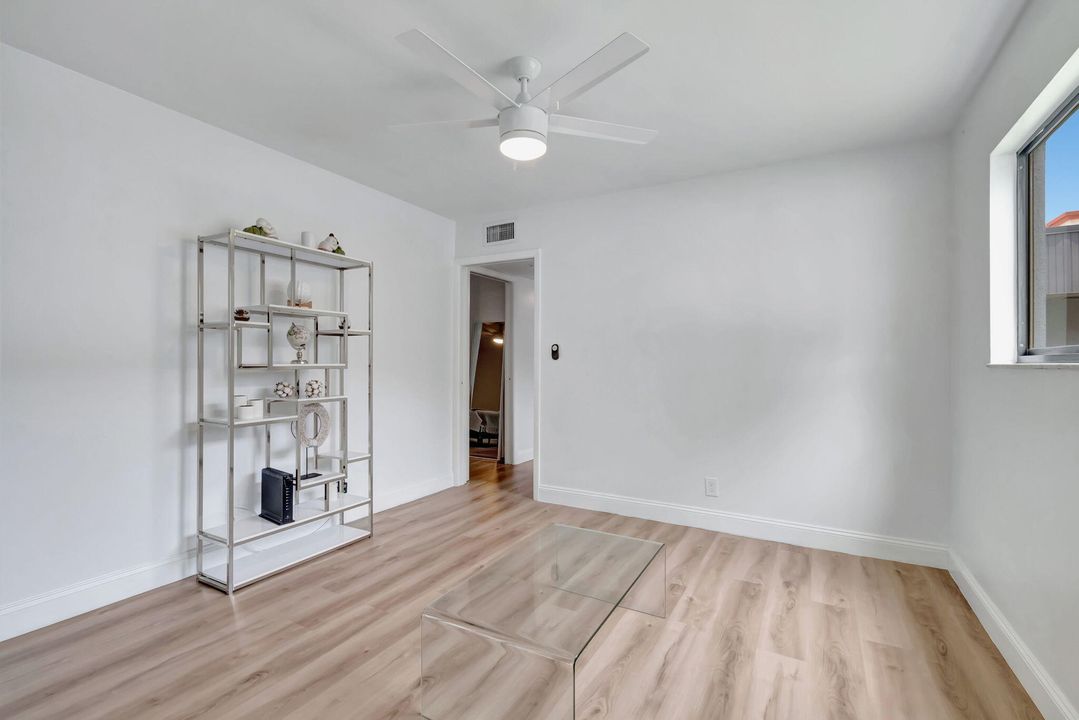 For Sale: $249,000 (2 beds, 2 baths, 1100 Square Feet)