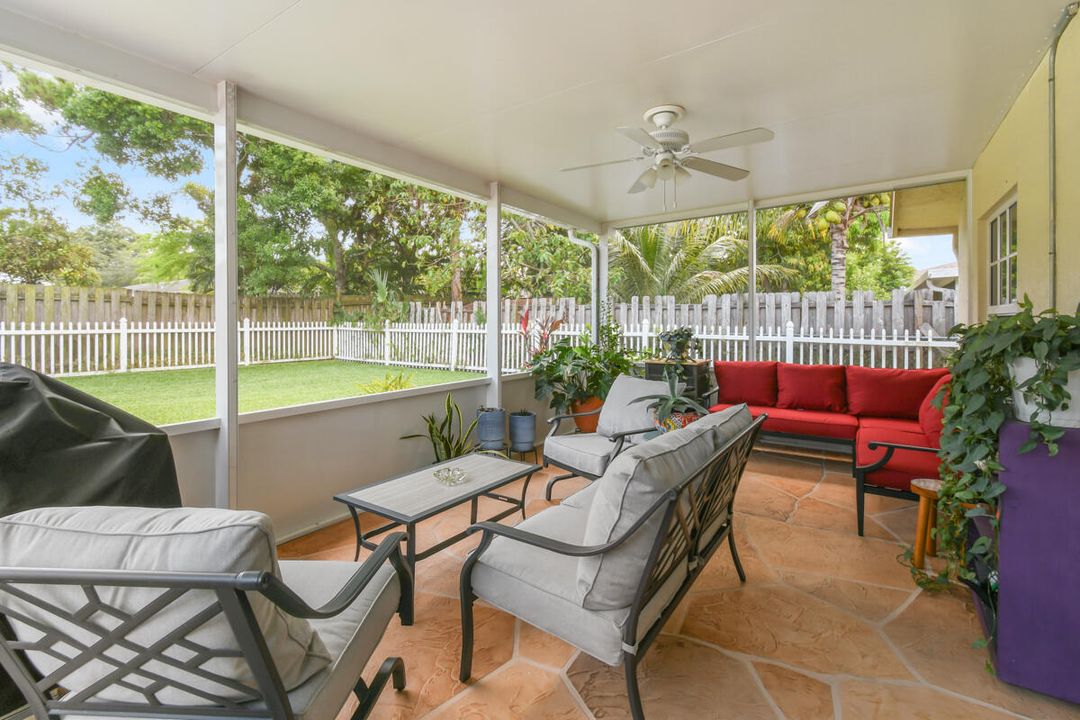 For Sale: $545,000 (3 beds, 2 baths, 1218 Square Feet)