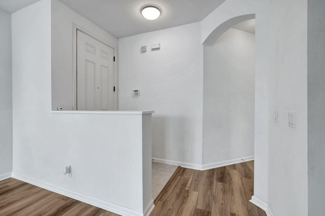 Active With Contract: $2,150 (2 beds, 2 baths, 1199 Square Feet)