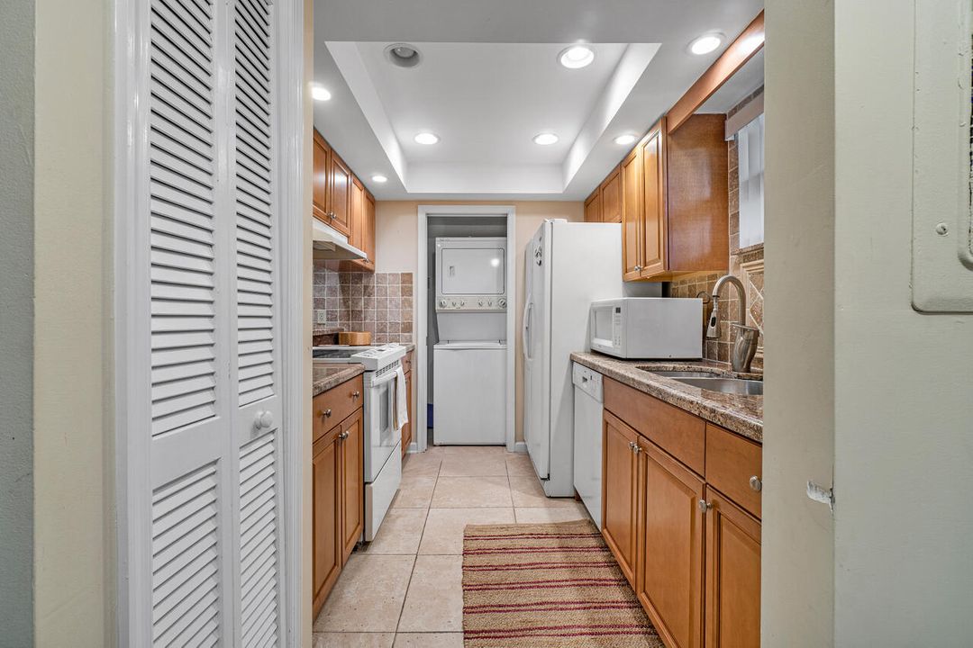 For Sale: $580,000 (2 beds, 2 baths, 1400 Square Feet)