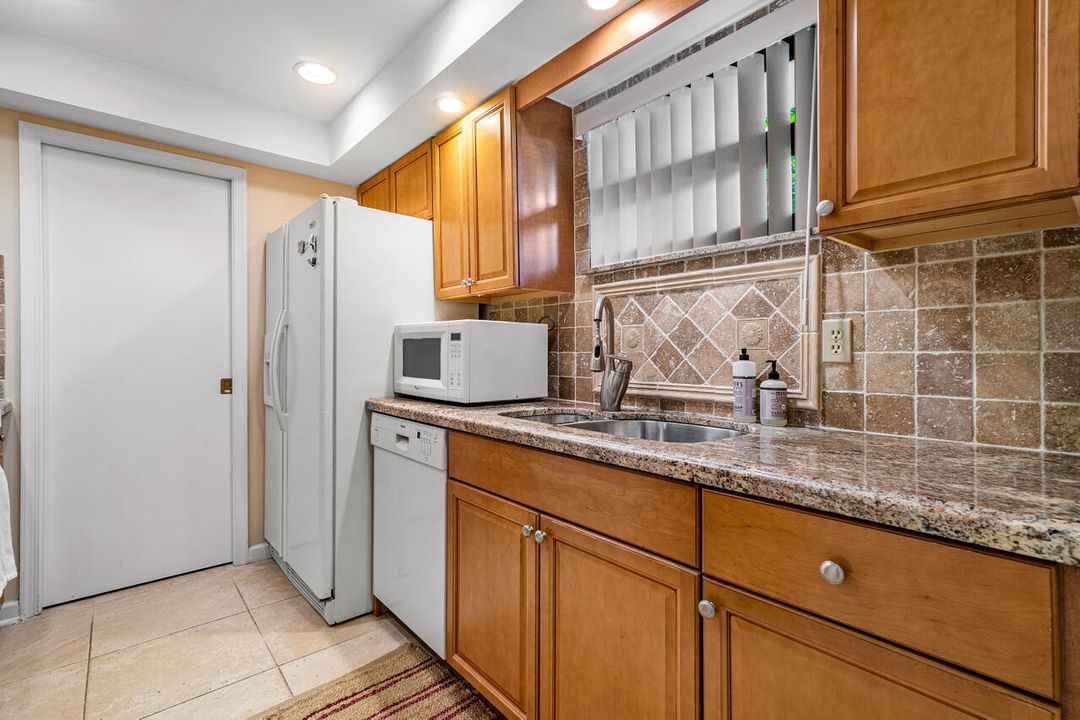 For Sale: $580,000 (2 beds, 2 baths, 1400 Square Feet)