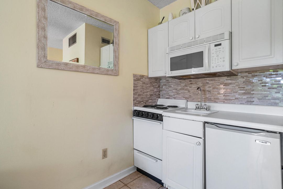 For Sale: $580,000 (2 beds, 2 baths, 1400 Square Feet)