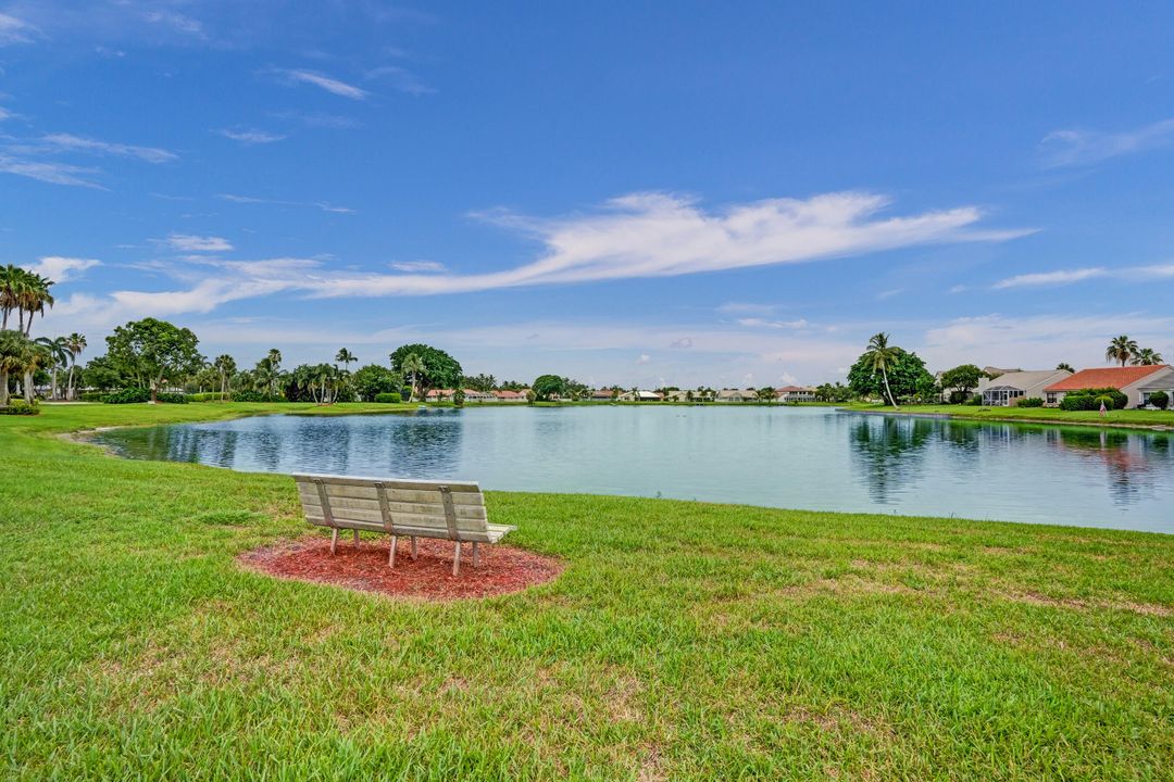 For Sale: $650,000 (4 beds, 2 baths, 1972 Square Feet)