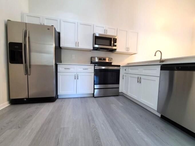 For Rent: $2,450 (2 beds, 2 baths, 980 Square Feet)