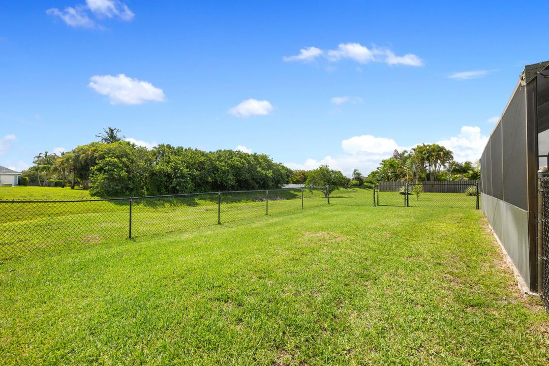 Active With Contract: $545,000 (3 beds, 3 baths, 2845 Square Feet)