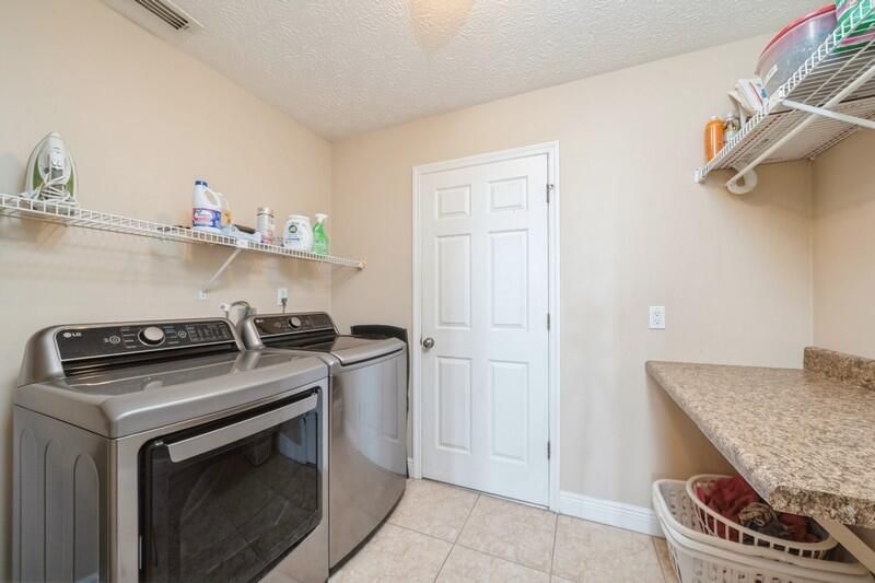 For Sale: $388,800 (3 beds, 2 baths, 1775 Square Feet)