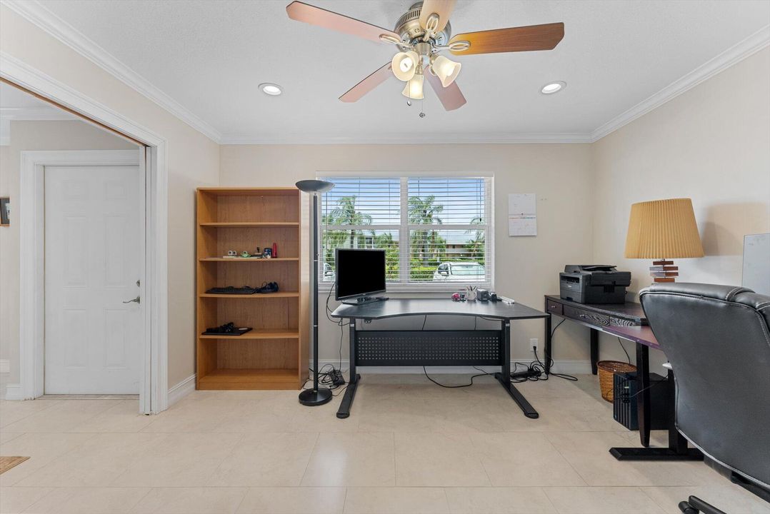 For Sale: $299,000 (2 beds, 2 baths, 1335 Square Feet)