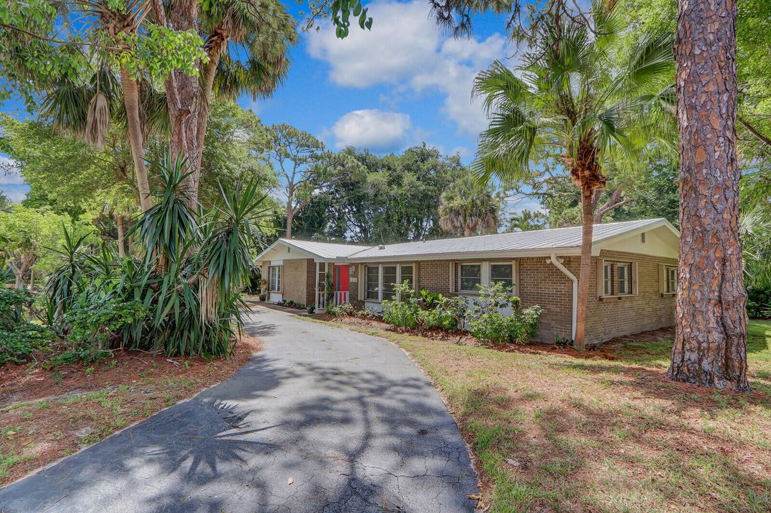 For Sale: $669,000 (3 beds, 2 baths, 2214 Square Feet)