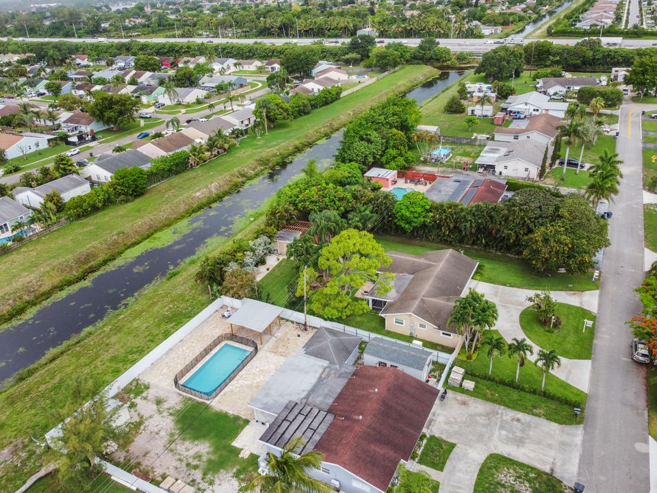 For Sale: $524,900 (3 beds, 2 baths, 1477 Square Feet)