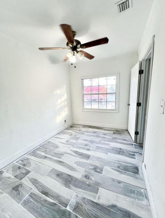 Active With Contract: $425,000 (3 beds, 2 baths, 1095 Square Feet)