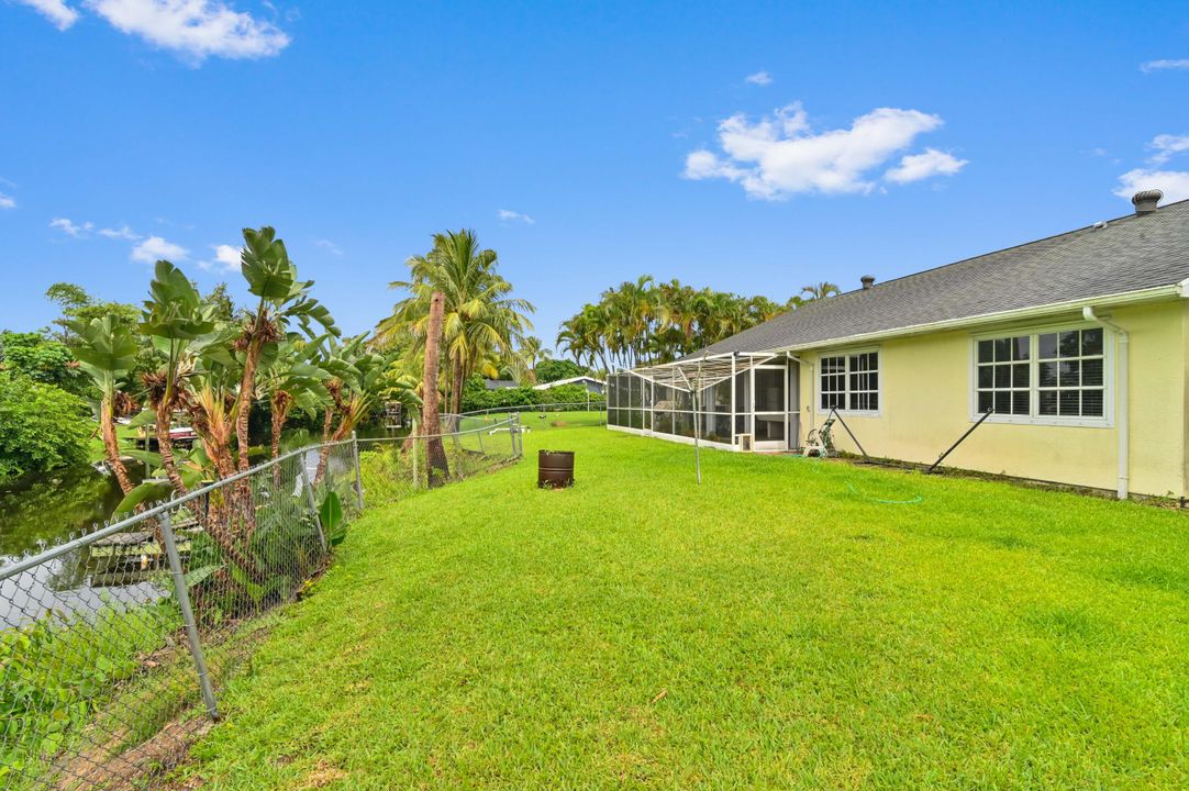 For Sale: $675,000 (4 beds, 2 baths, 1550 Square Feet)