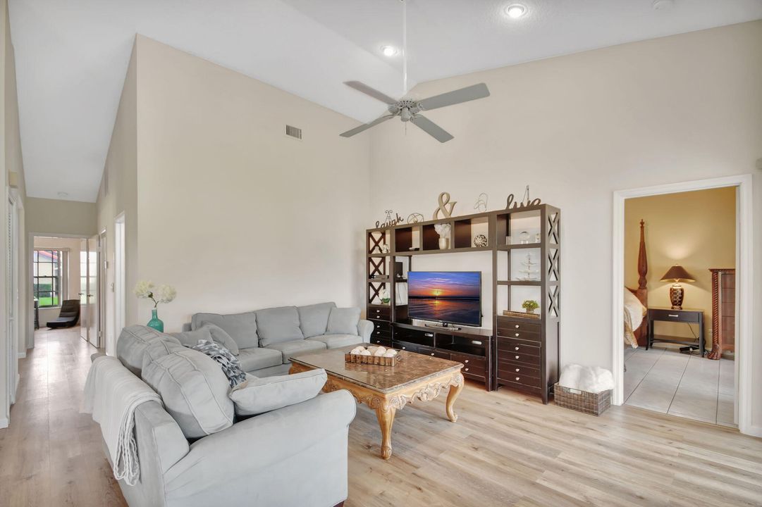 For Sale: $435,000 (3 beds, 2 baths, 1671 Square Feet)