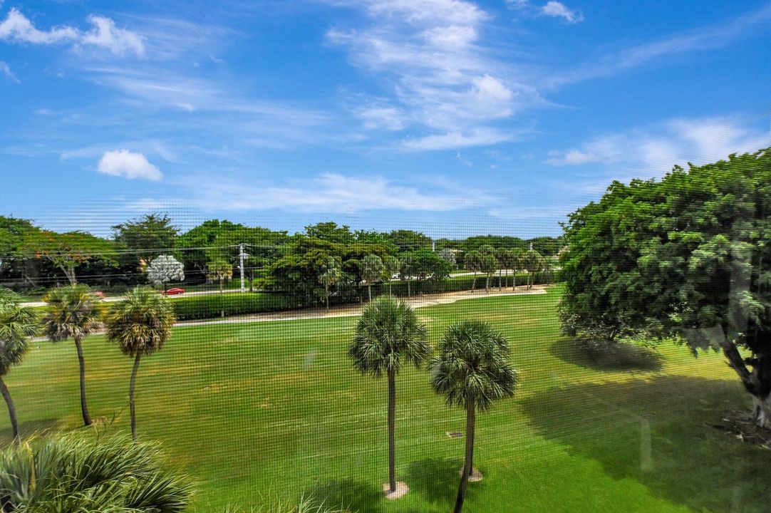 For Sale: $610,000 (3 beds, 2 baths, 2124 Square Feet)