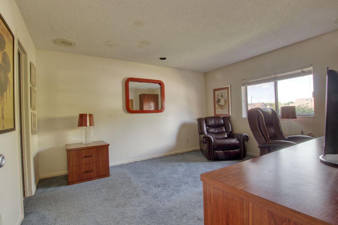 For Sale: $349,000 (2 beds, 2 baths, 2036 Square Feet)