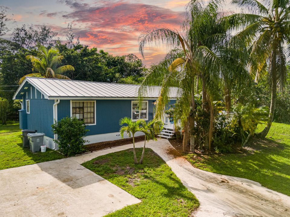 For Sale: $540,000 (3 beds, 2 baths, 1200 Square Feet)