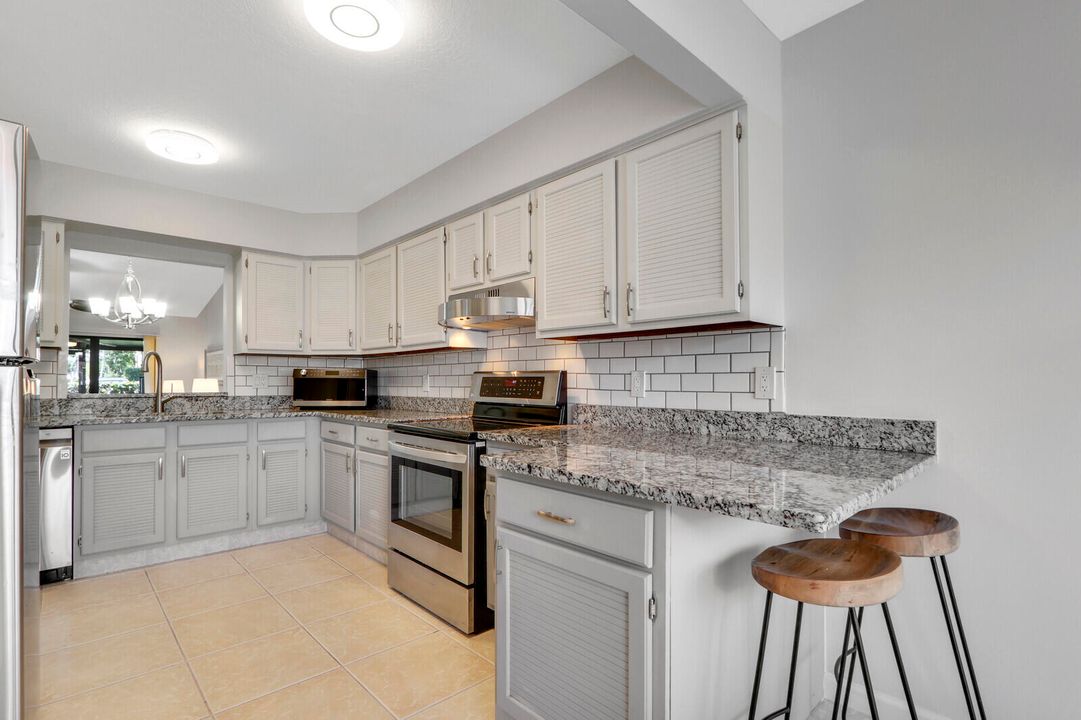 Active With Contract: $6,500 (2 beds, 2 baths, 1321 Square Feet)