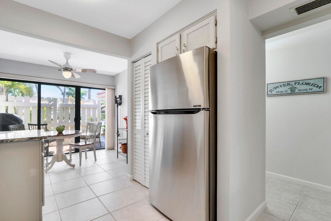 Active With Contract: $6,500 (2 beds, 2 baths, 1321 Square Feet)