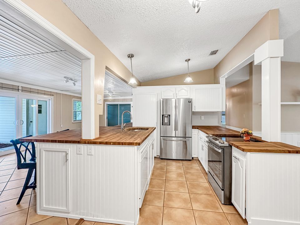 For Sale: $344,900 (3 beds, 2 baths, 1890 Square Feet)