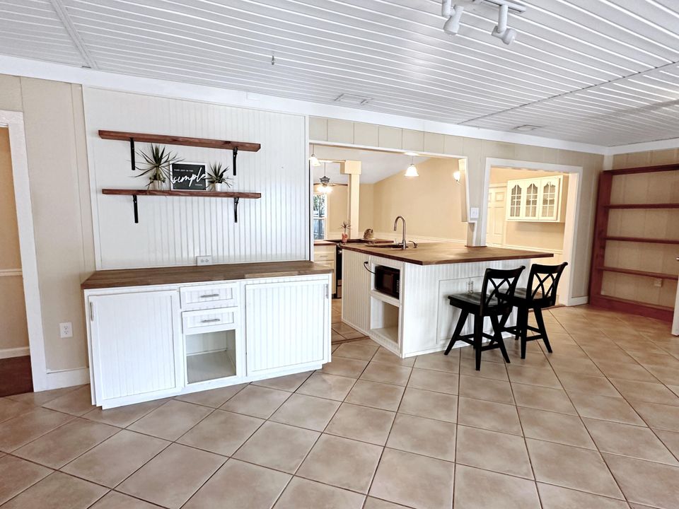 For Sale: $344,900 (3 beds, 2 baths, 1890 Square Feet)