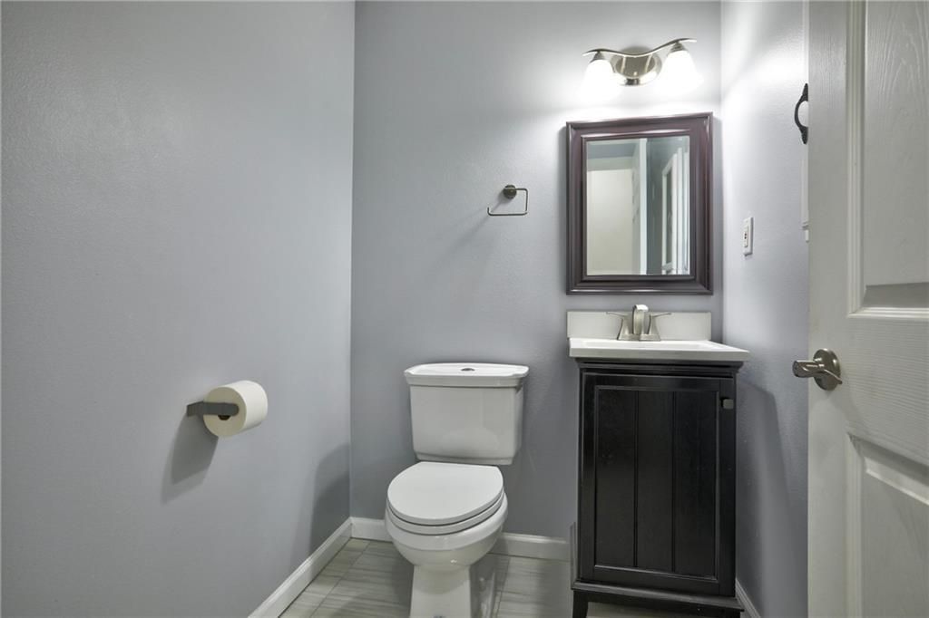 For Sale: $365,000 (3 beds, 2 baths, 1715 Square Feet)