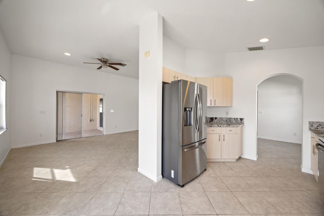 For Sale: $475,000 (3 beds, 2 baths, 1670 Square Feet)