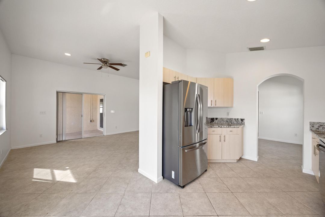 For Sale: $450,000 (3 beds, 2 baths, 1670 Square Feet)