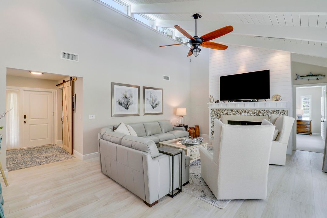 For Sale: $1,695,000 (4 beds, 2 baths, 2473 Square Feet)