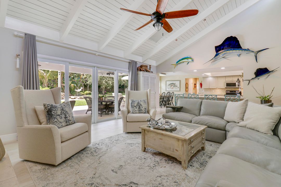 For Sale: $1,695,000 (4 beds, 2 baths, 2473 Square Feet)