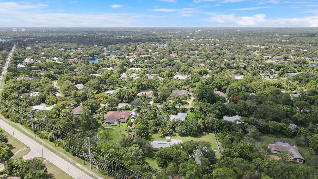 For Sale: $1,595,000 (4 beds, 2 baths, 2473 Square Feet)