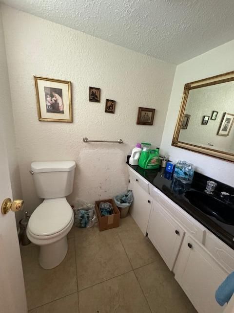 For Sale: $114,000 (1 beds, 1 baths, 783 Square Feet)