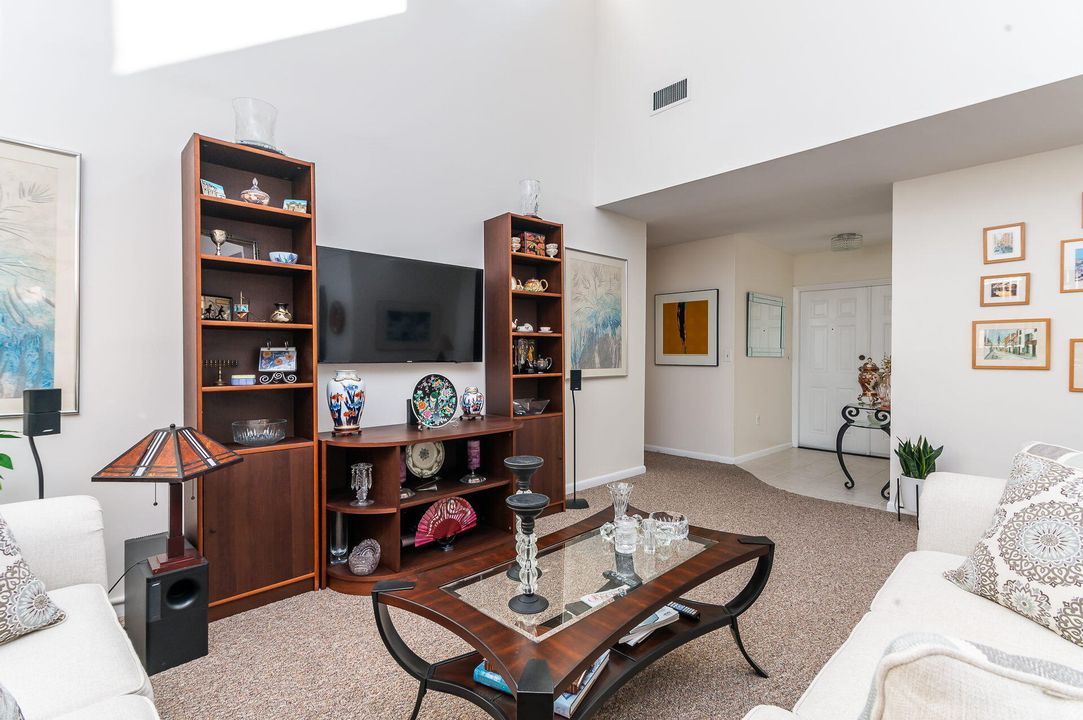 For Sale: $359,000 (2 beds, 2 baths, 1350 Square Feet)