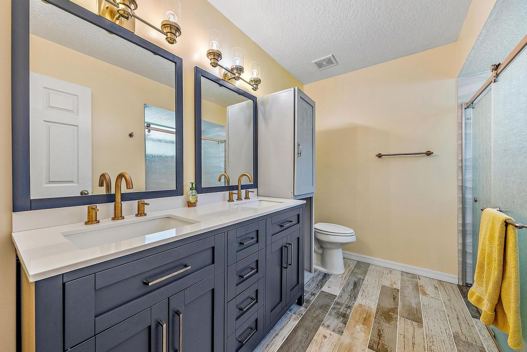 For Sale: $739,000 (3 beds, 2 baths, 1359 Square Feet)