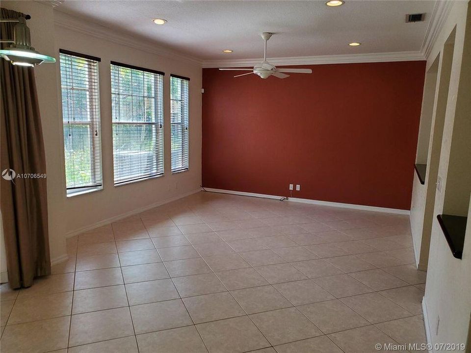 For Rent: $4,500 (3 beds, 2 baths, 2265 Square Feet)