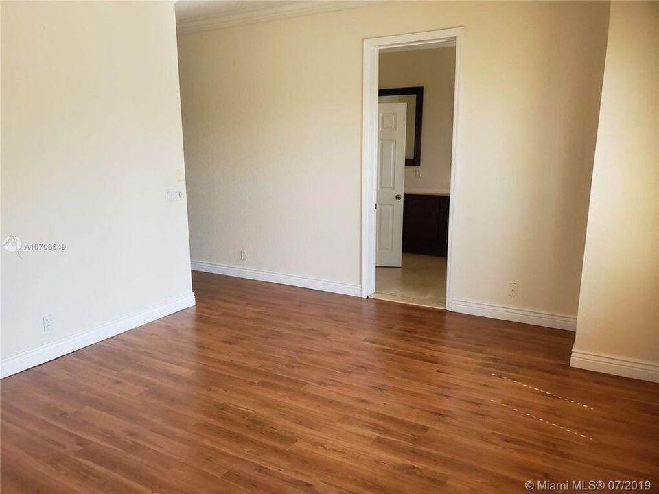 For Rent: $4,500 (3 beds, 2 baths, 2265 Square Feet)