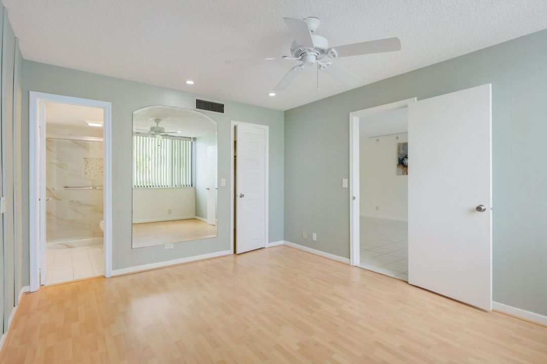 For Sale: $189,000 (2 beds, 2 baths, 939 Square Feet)