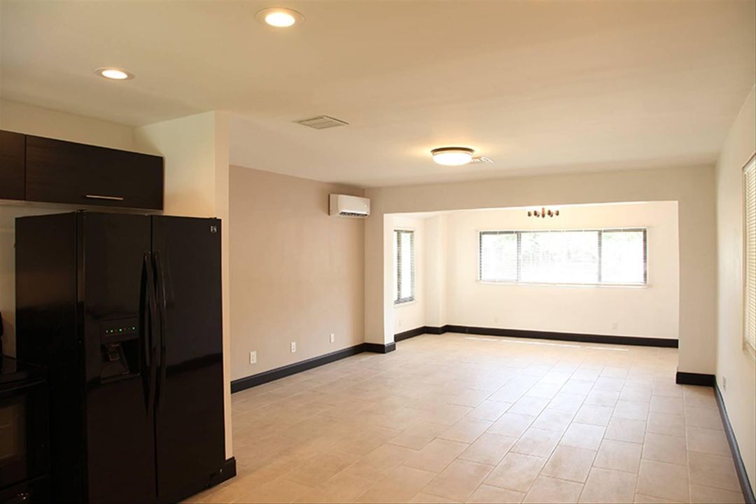 For Sale: $499,000 (2 beds, 1 baths, 862 Square Feet)