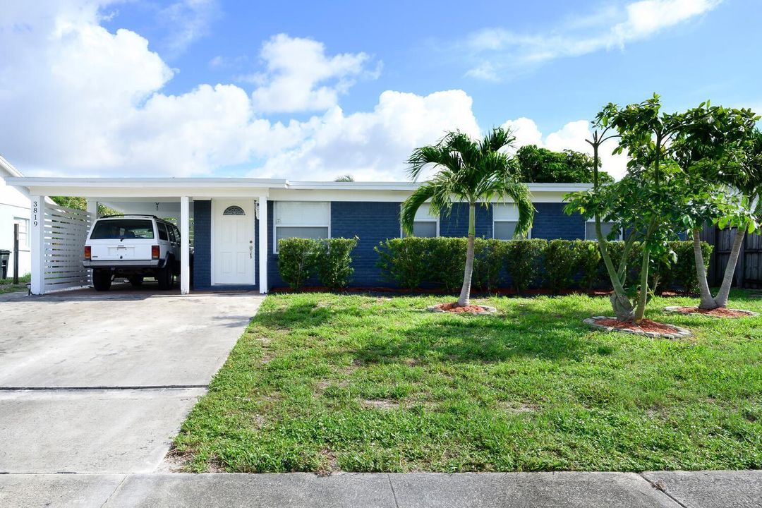 For Sale: $429,000 (3 beds, 1 baths, 925 Square Feet)