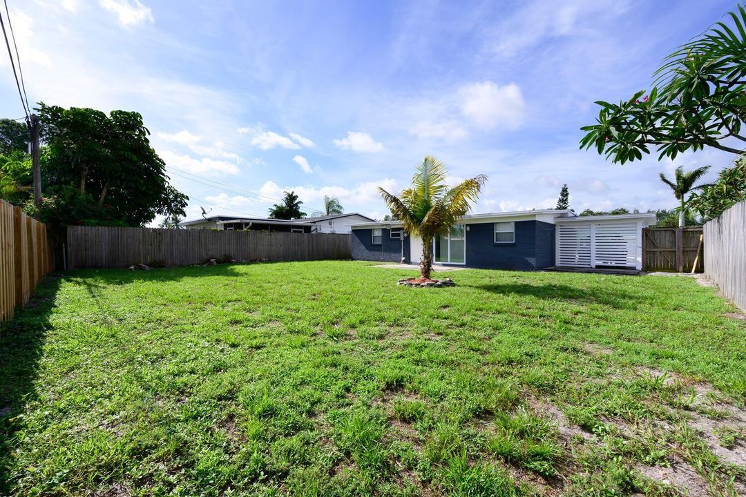 For Sale: $429,000 (3 beds, 1 baths, 925 Square Feet)