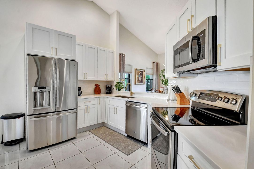 For Sale: $434,900 (3 beds, 2 baths, 1657 Square Feet)