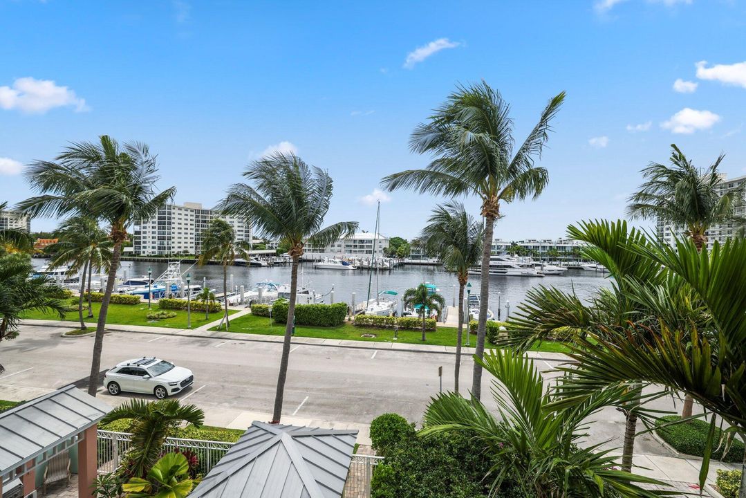 For Sale: $3,650,000 (3 beds, 3 baths, 3914 Square Feet)