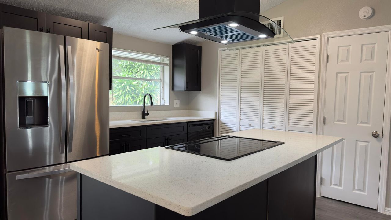 For Rent: $2,695 (3 beds, 2 baths, 1140 Square Feet)