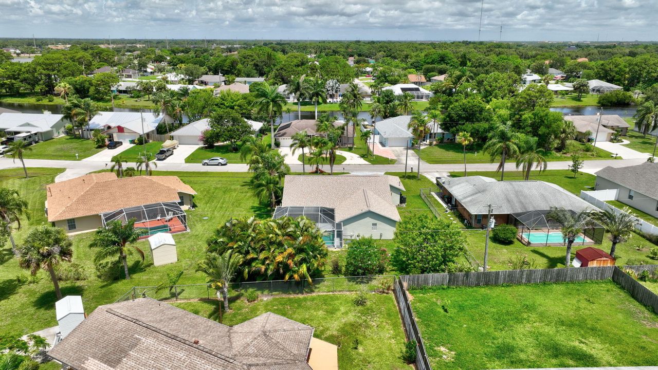 For Sale: $430,000 (3 beds, 2 baths, 1644 Square Feet)