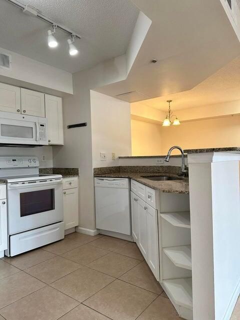 For Rent: $1,650 (1 beds, 1 baths, 791 Square Feet)